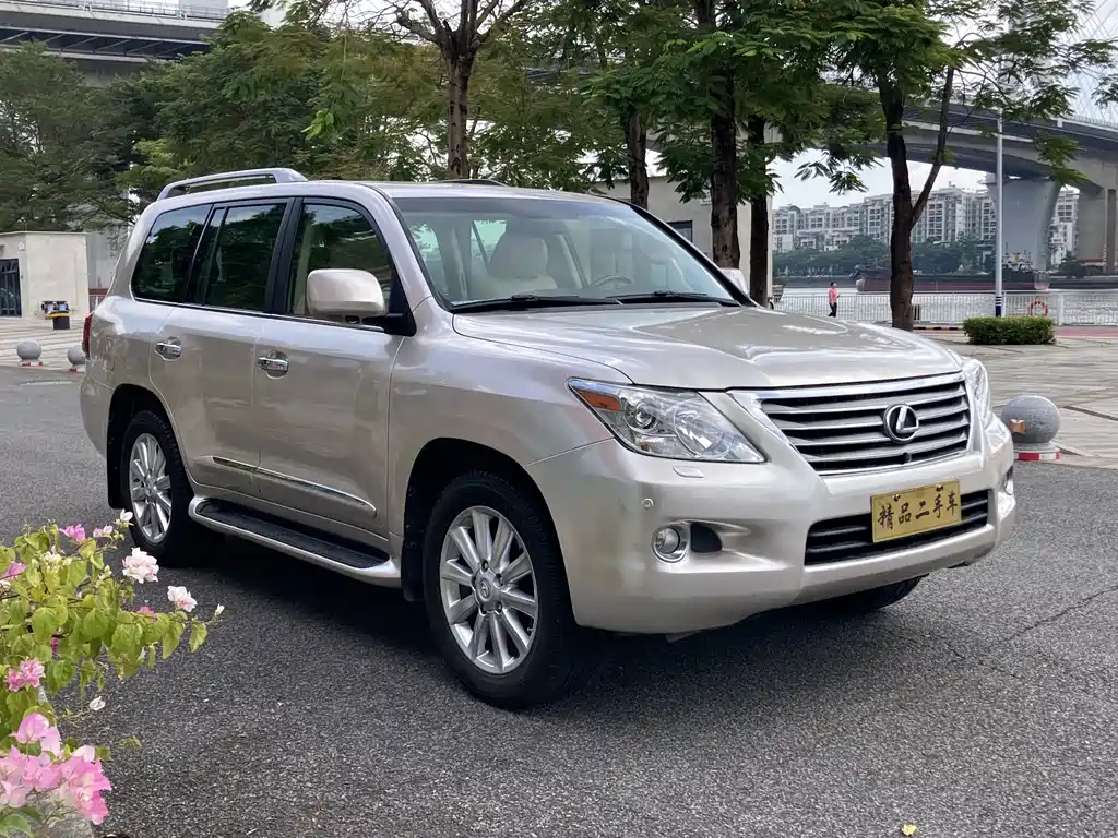 Lexus LX — миниатюра 3