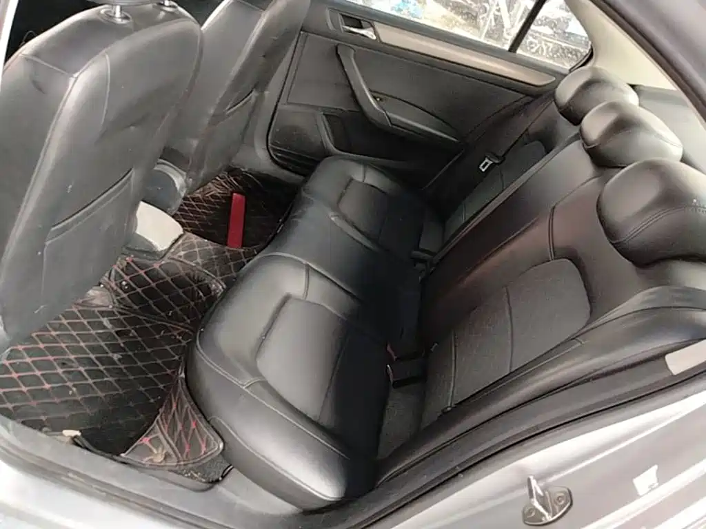 Volkswagen Santana — миниатюра 17