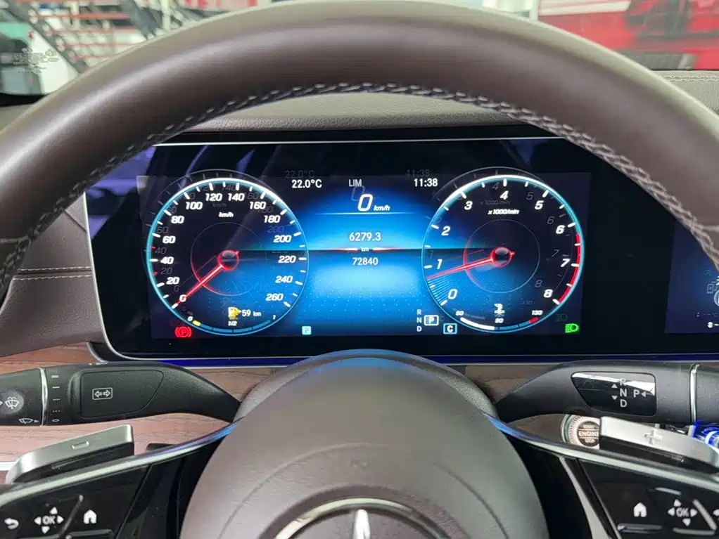 Mercedes-Benz E-Class — миниатюра 3