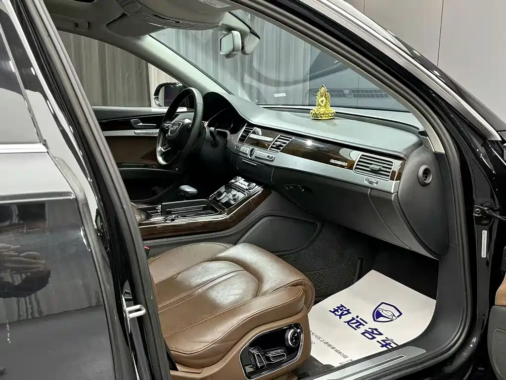 Audi A8 — миниатюра 9