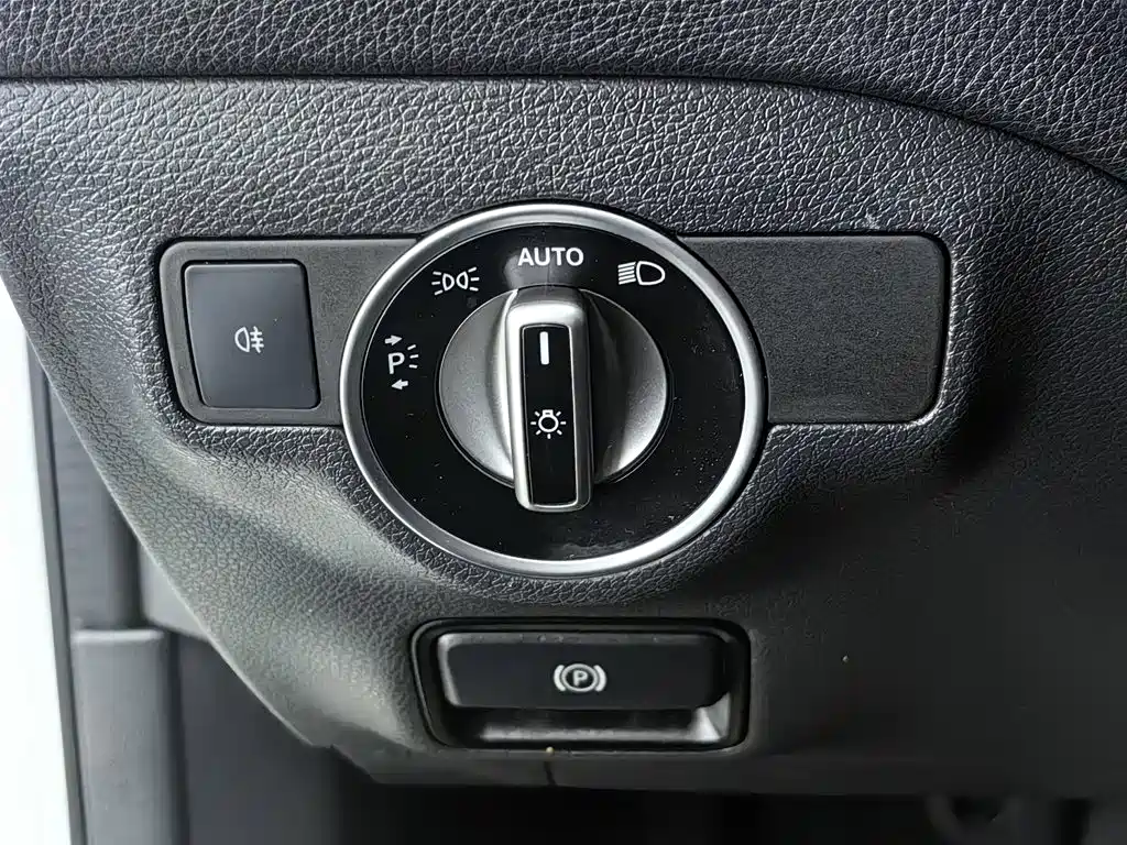Mercedes-Benz GLA — миниатюра 21