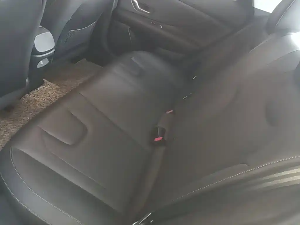 Hyundai Elantra — миниатюра 17