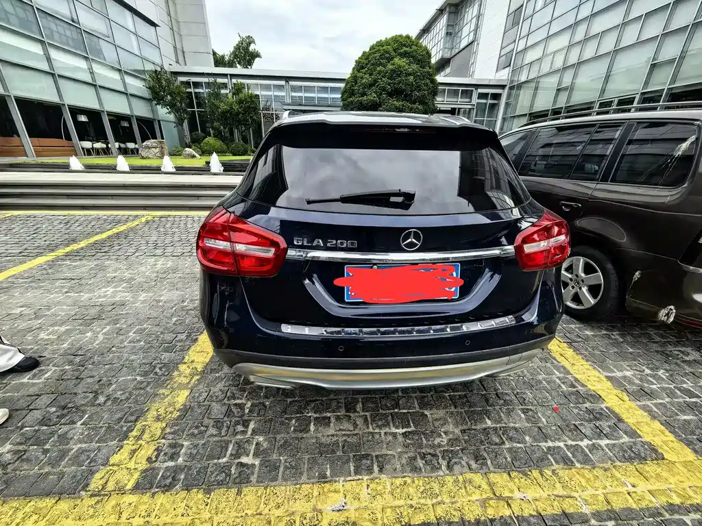 Mercedes-Benz GLA 2017 GLA 200 Fashion