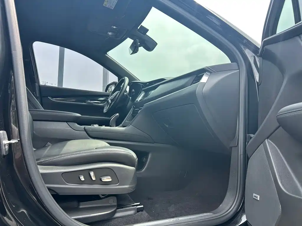 Cadillac XT5 — миниатюра 7