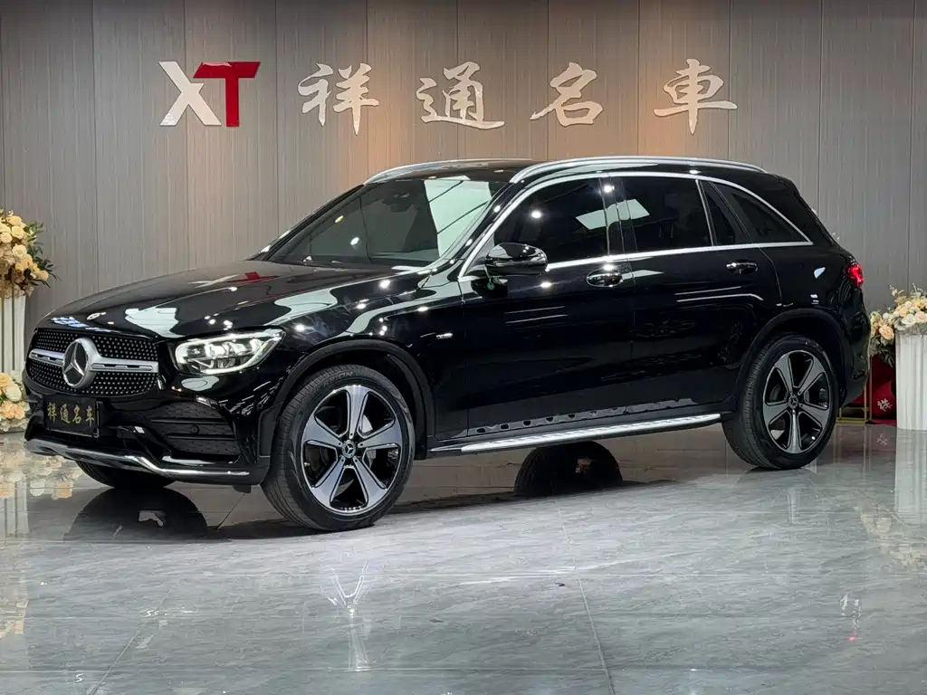 MERCEDES-BENZ GLC