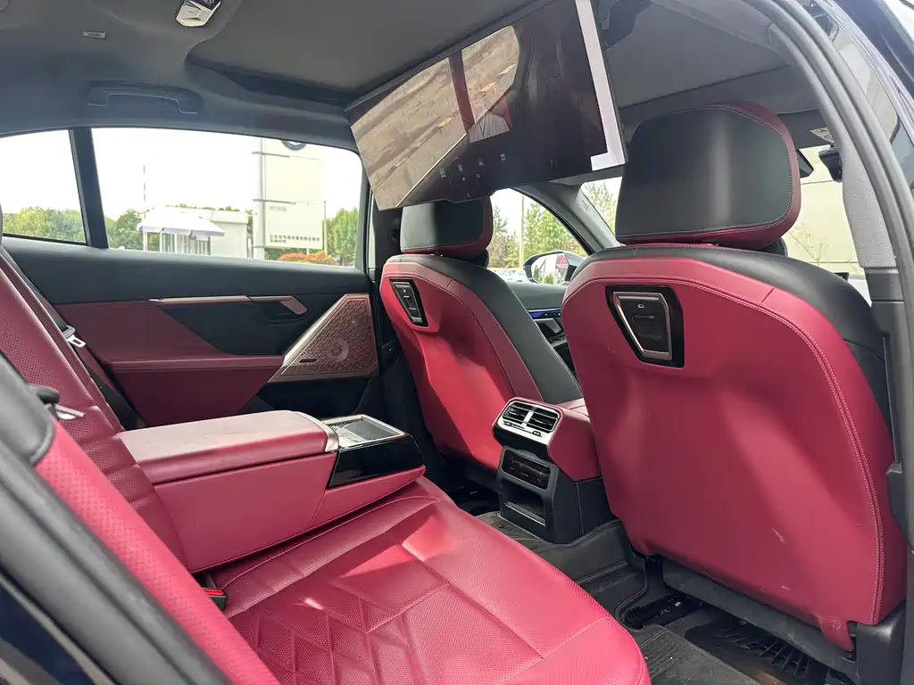 BMW 5 Series — миниатюра 8