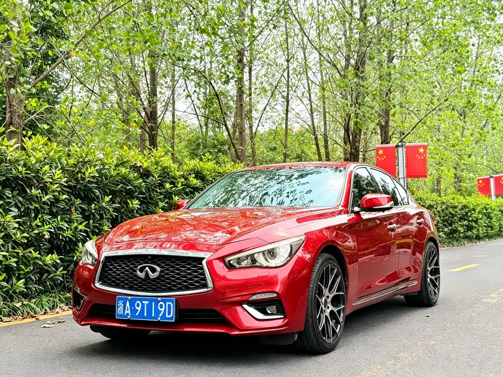 Infiniti Q50L