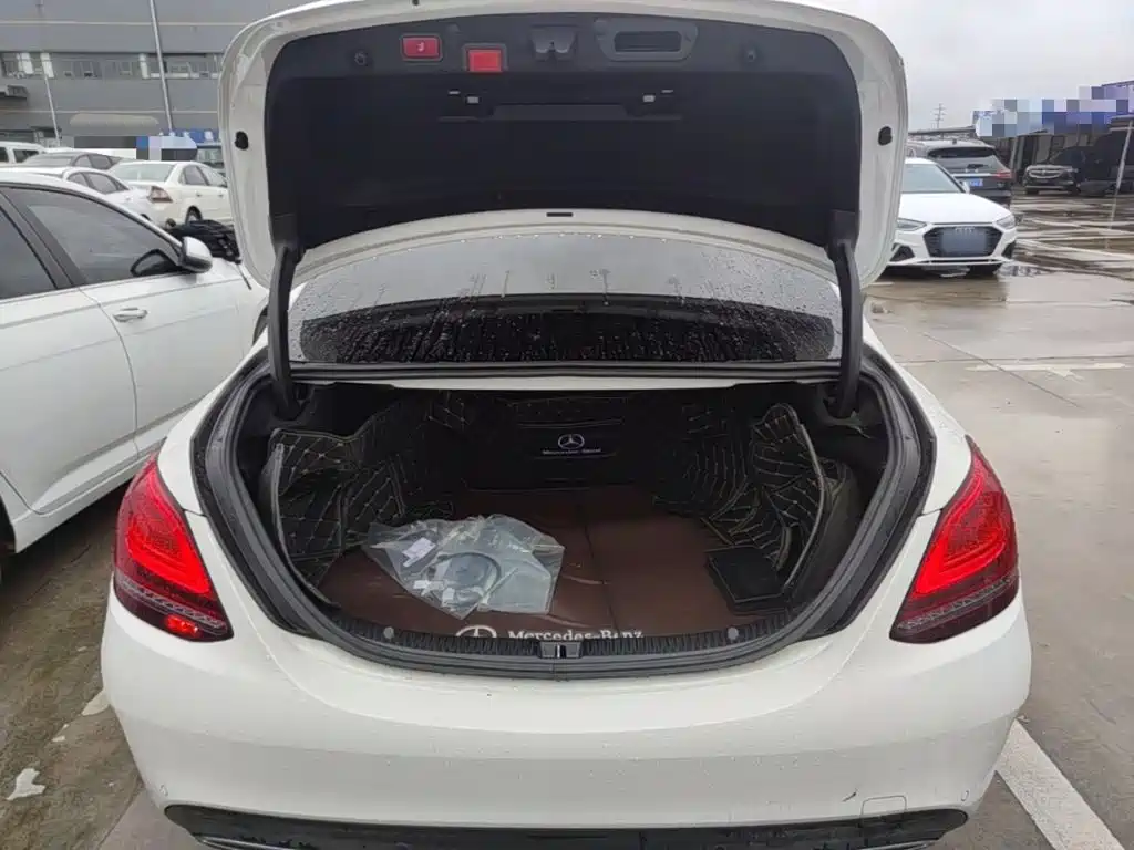 Mercedes-Benz C-Class — миниатюра 19