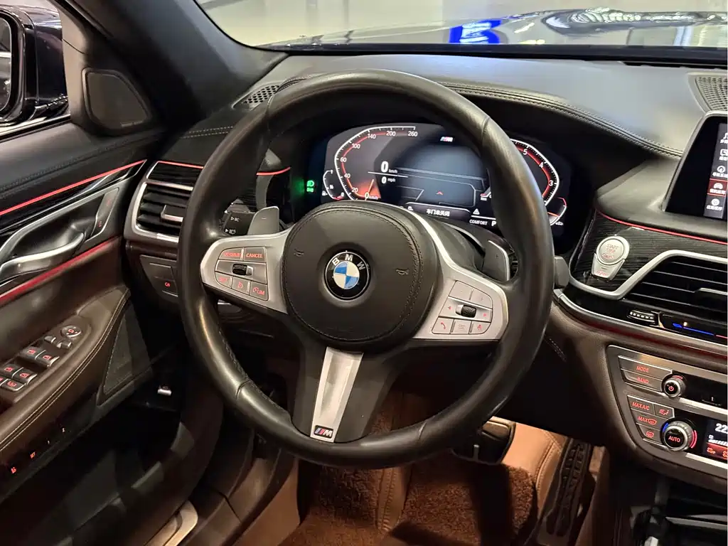 BMW 7 Series — миниатюра 9