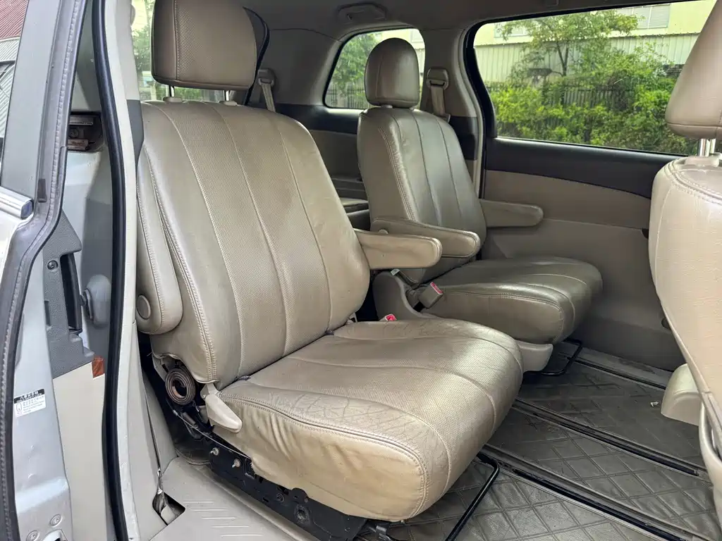 BYD M6 — миниатюра 8