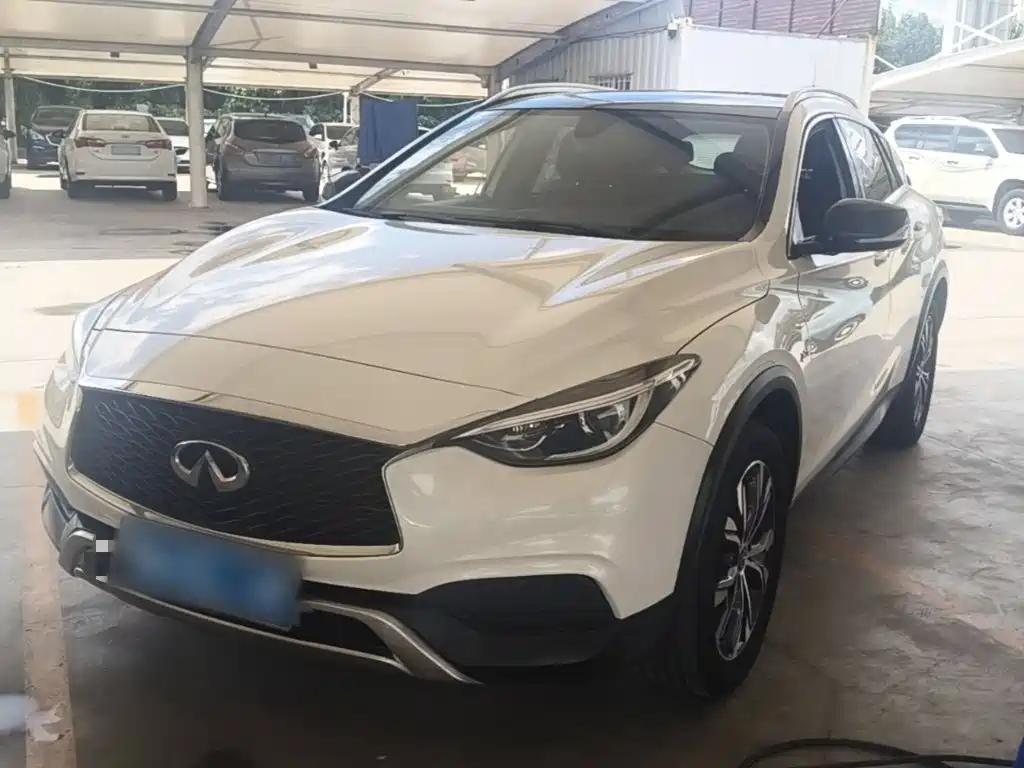 Infiniti QX30
