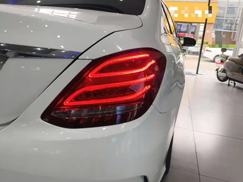 Mercedes-Benz C-Class — миниатюра 8