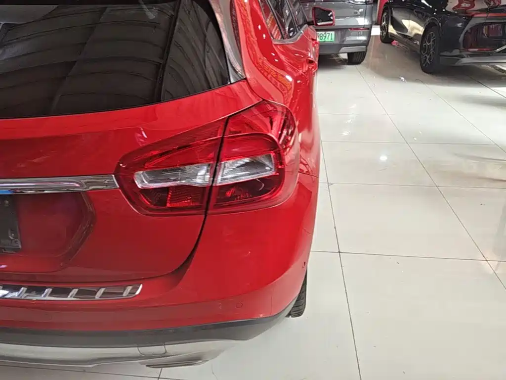 Mercedes-Benz GLA — миниатюра 8