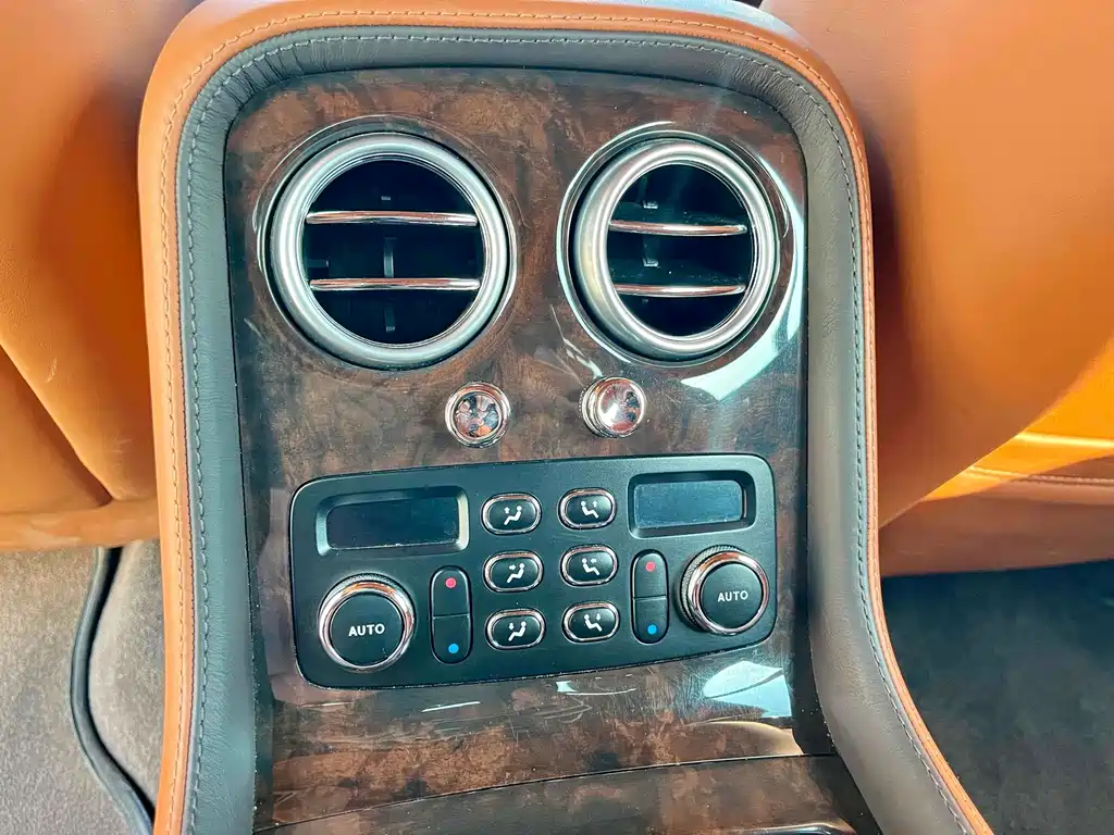 Bentley Flying Spur 6.0T 4-seat Edition, фото 6