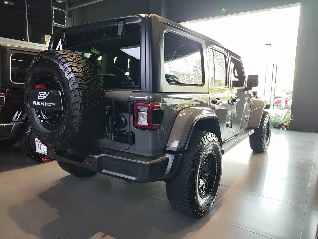 Jeep Wrangler PHEV — миниатюра 14