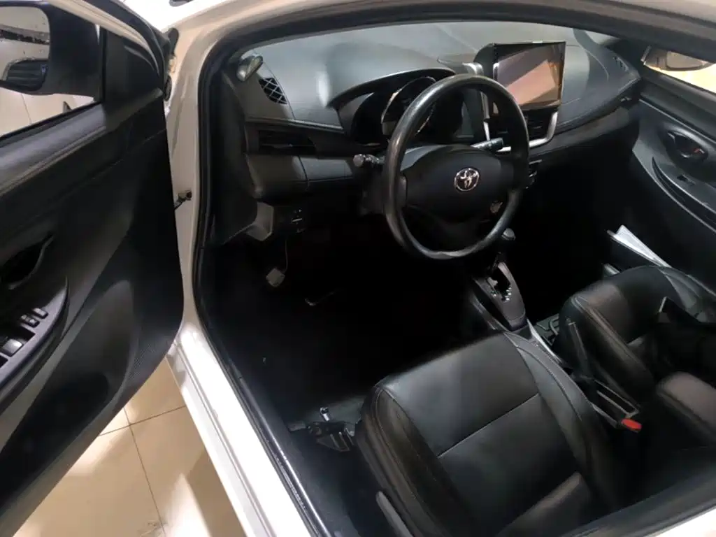Toyota Yaris L — миниатюра 16