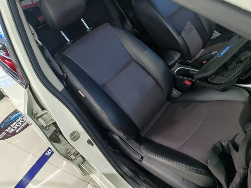 Nissan Tiida — миниатюра 25