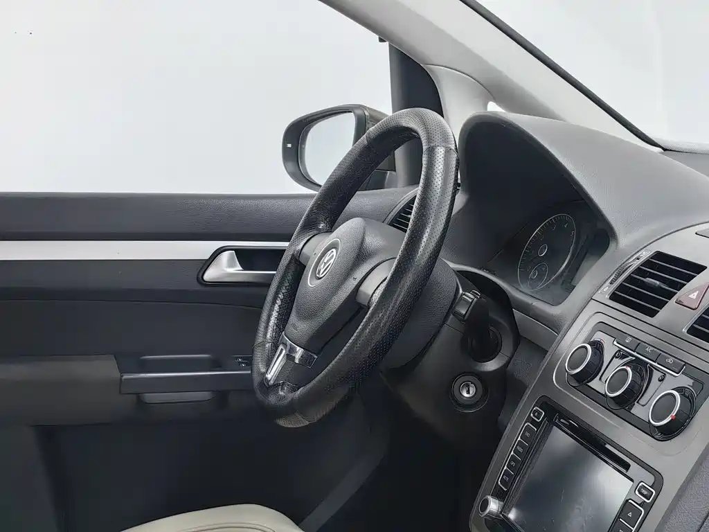 Volkswagen Touran — миниатюра 22