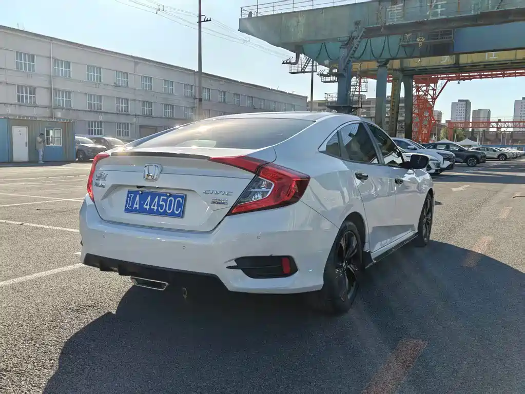 Honda Civic — миниатюра 6