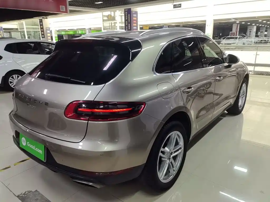 Porsche Macan — миниатюра 7