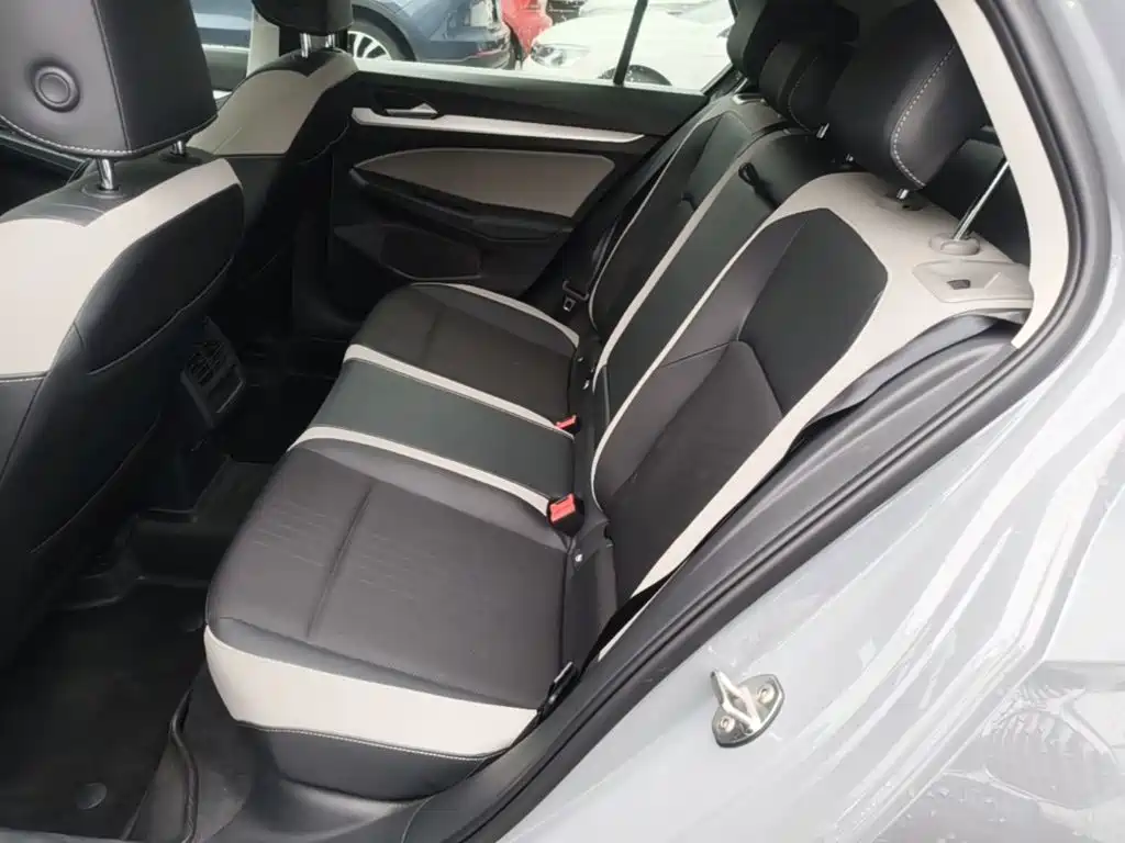 Volkswagen Golf — миниатюра 17