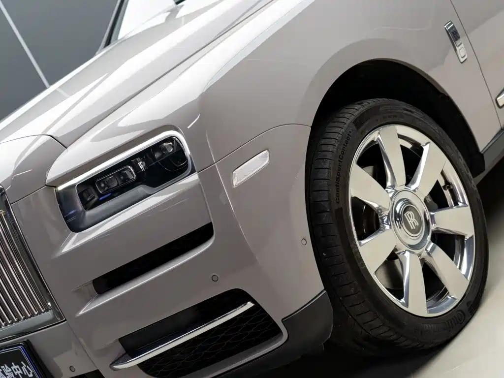 Rolls-Royce Cullinan 2018 мест