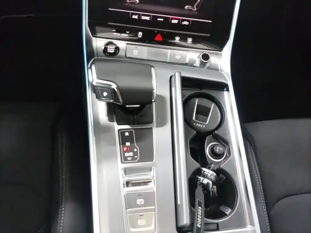 Заказать Audi A7L 2026 года за 6 668 866 ₽  из Китая