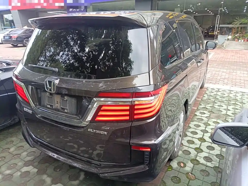 Honda Elysion — миниатюра 7