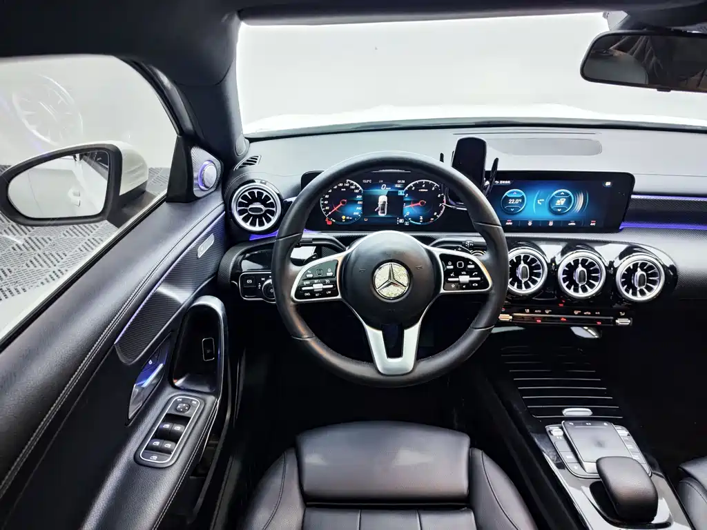Mercedes-Benz A-Class — миниатюра 9