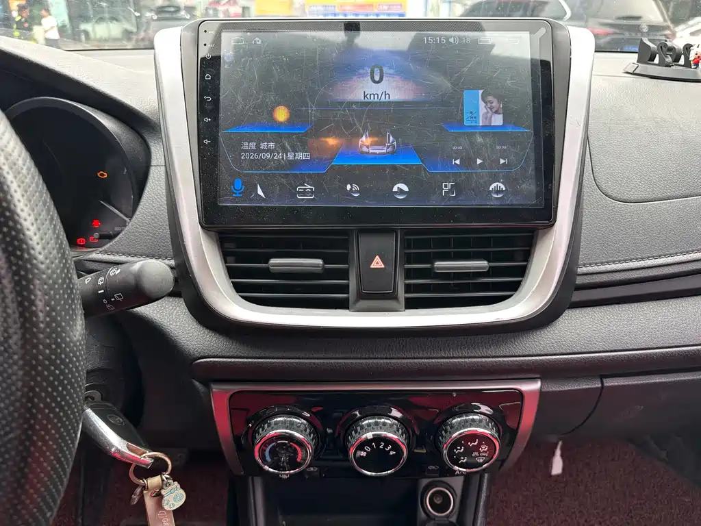 Toyota Yaris L — миниатюра 14
