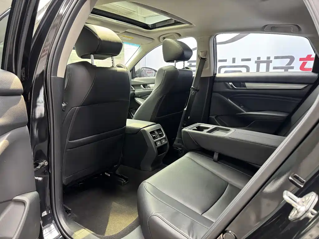 Honda Accord — миниатюра 15