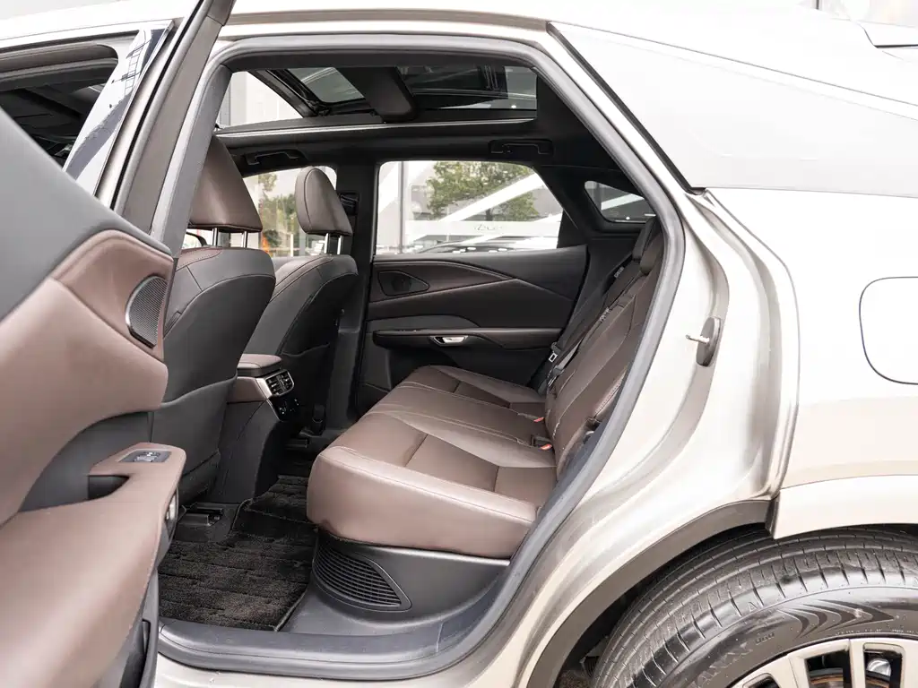 Lexus RX — миниатюра 10