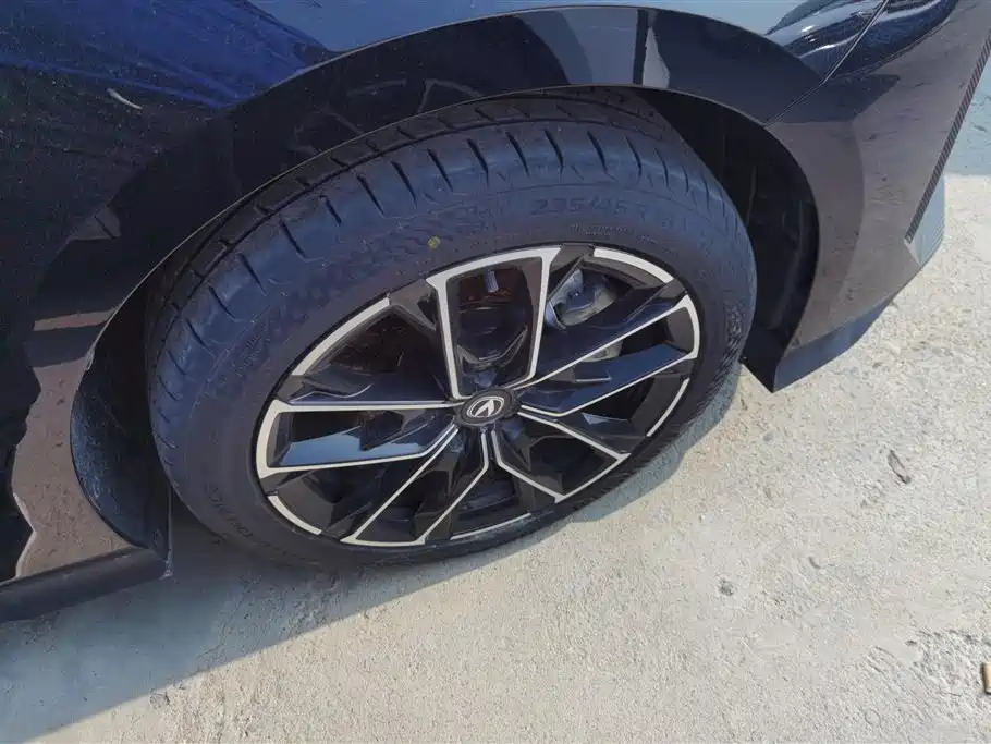 CHANGAN UNI V SMART IDD