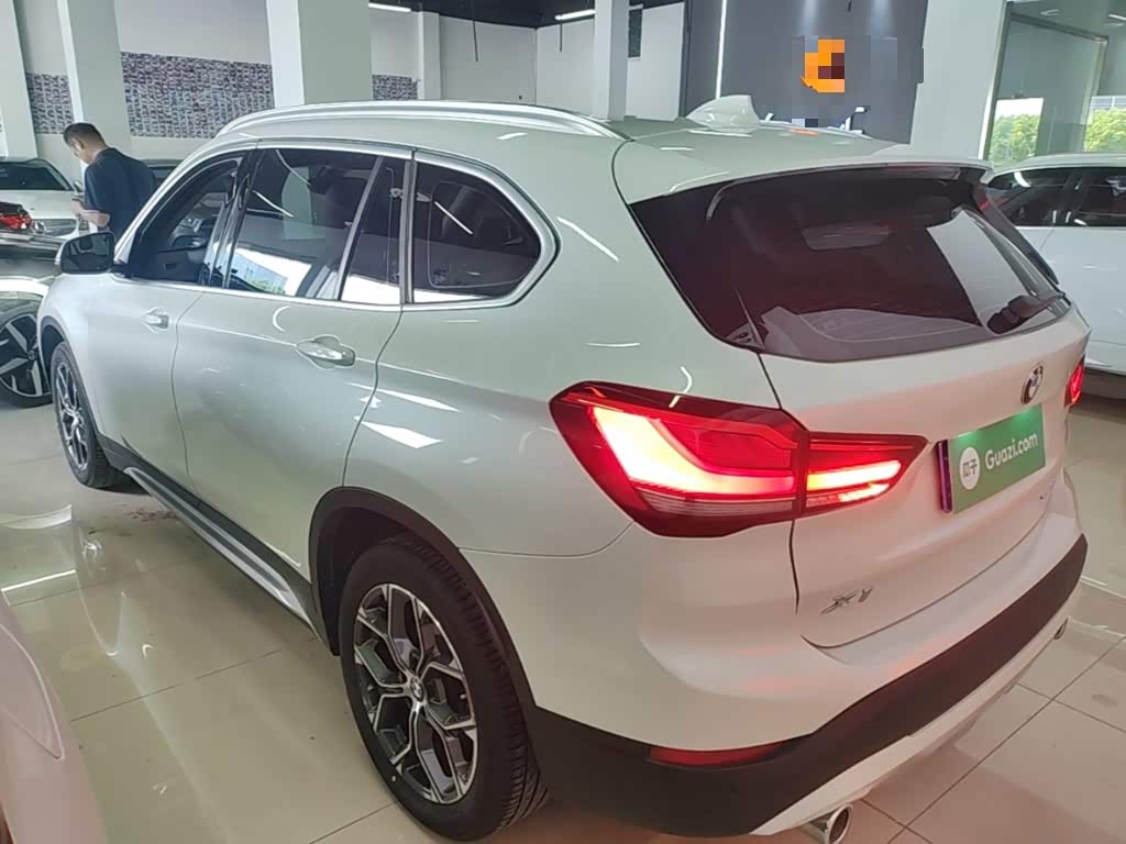 BMW X1 1.5 л 2021 г. Белый, пробег 40000 км