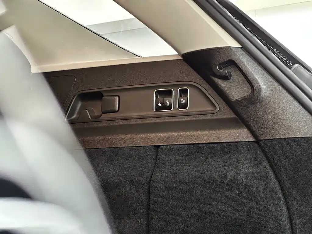 Mercedes-Benz GLE New Energy — миниатюра 25