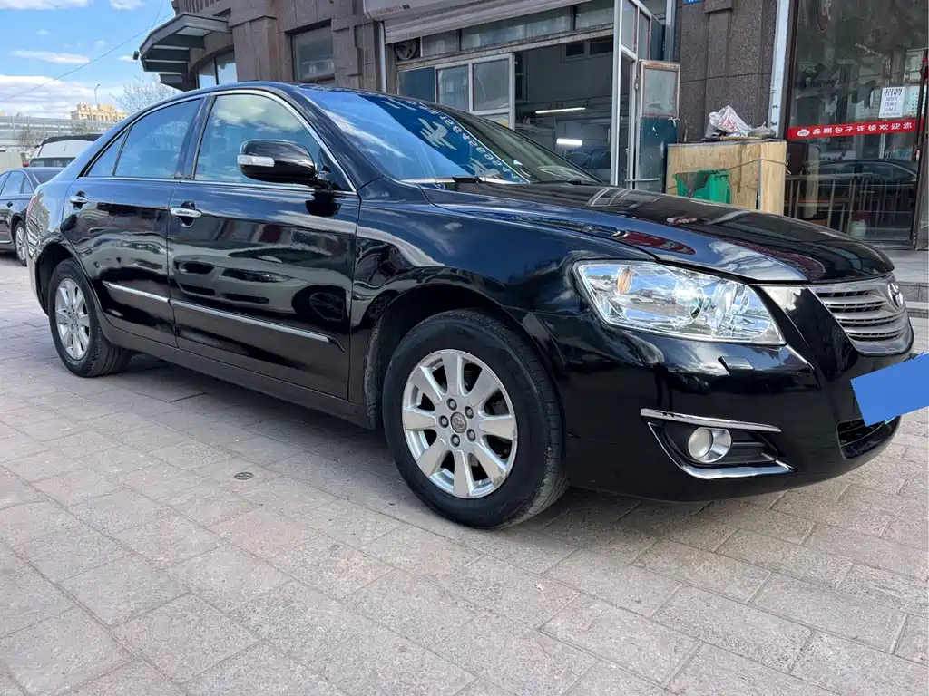 Toyota Camry — миниатюра 3