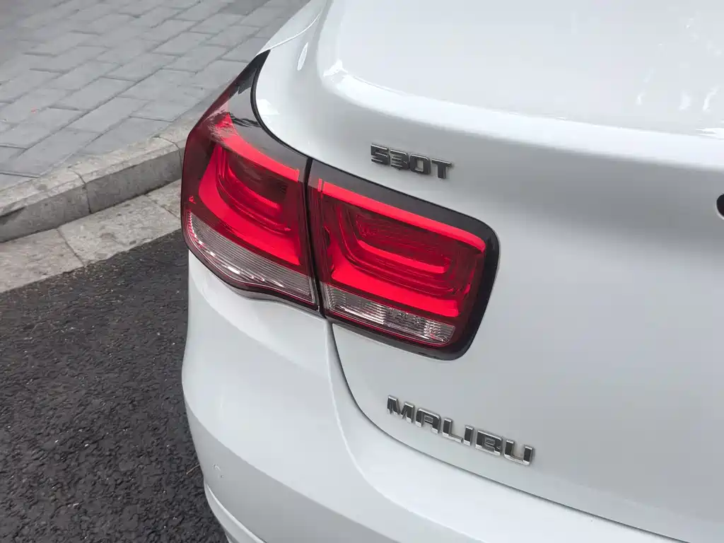 Chevrolet Malibu — миниатюра 12