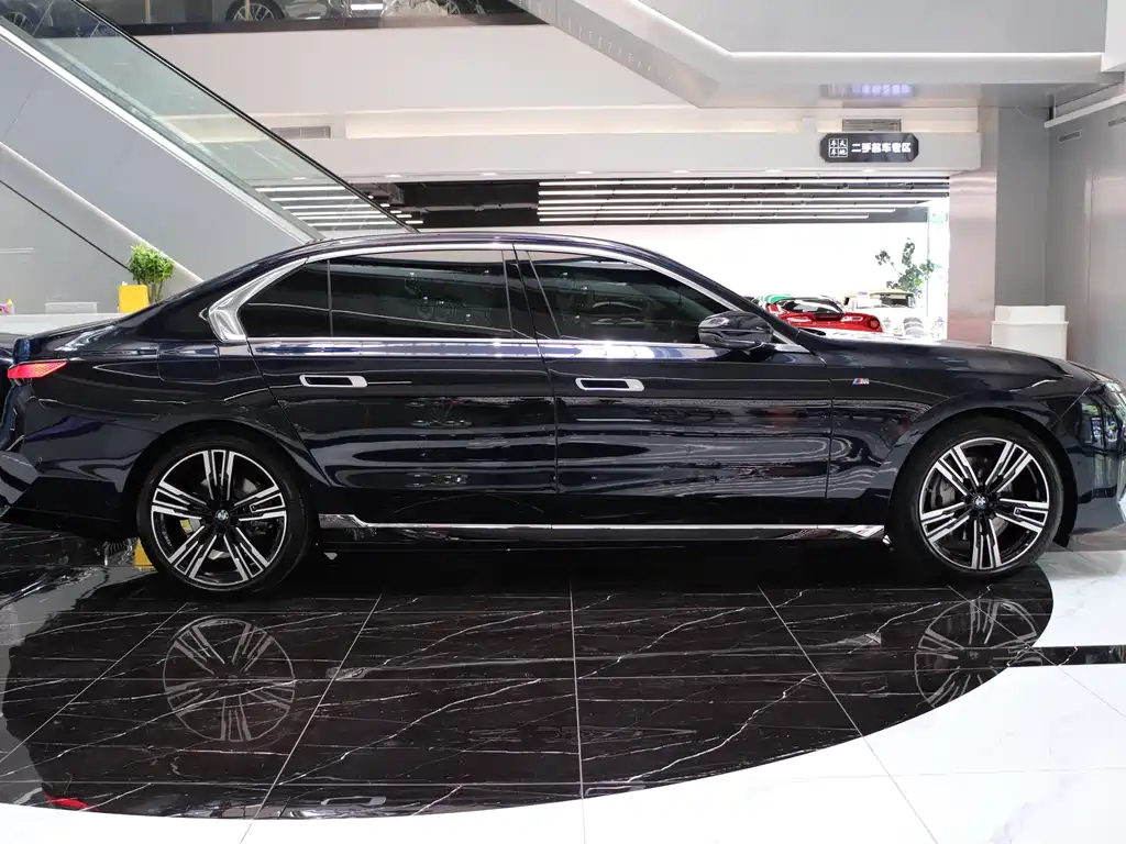 BMW 7 Series 7 2023 740Li Lead M Sport