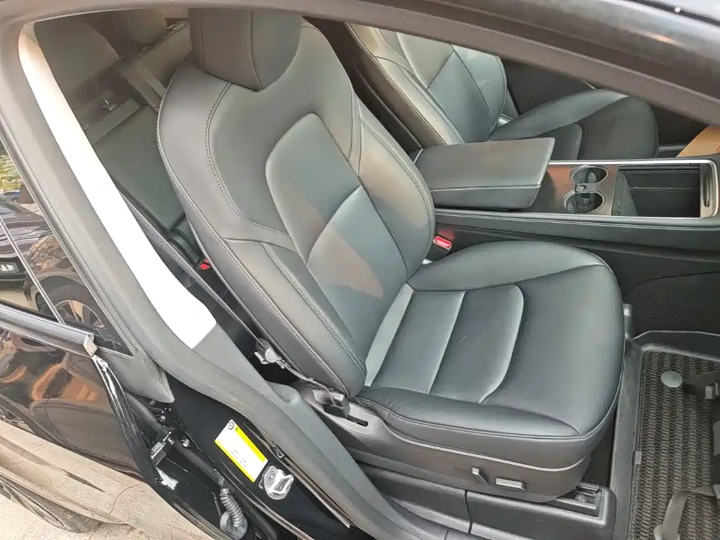 Tesla Model Y — миниатюра 25