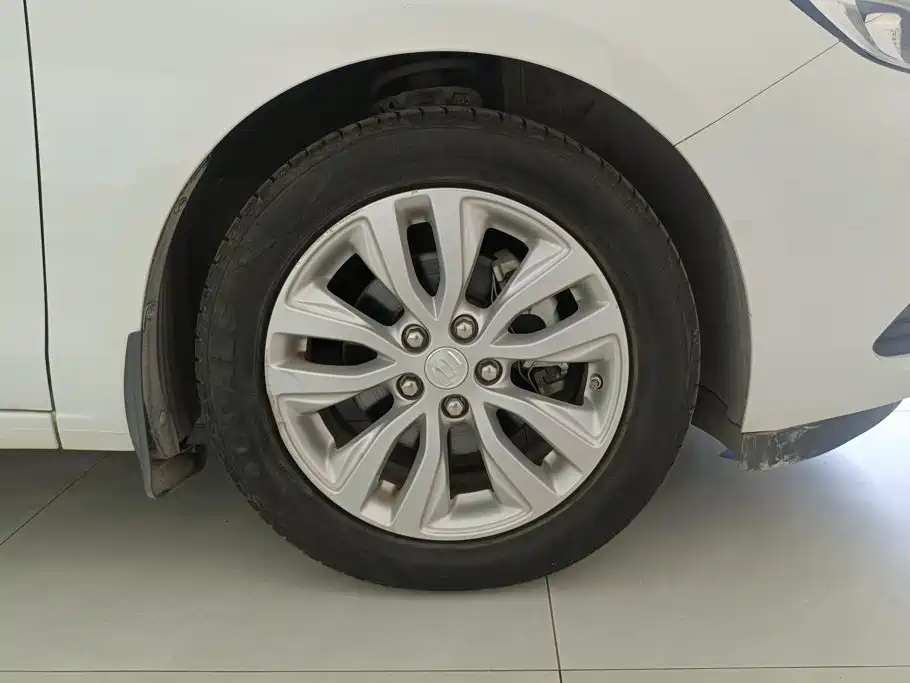 Buick Excelle — миниатюра 6