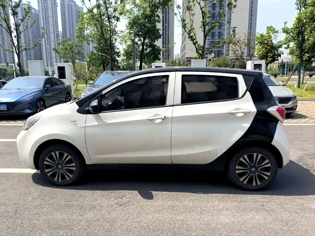 Changan Benben E-Star — миниатюра 5