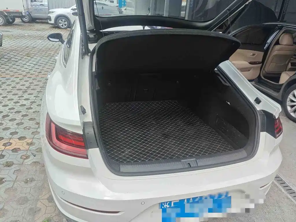 Volkswagen CC — миниатюра 8