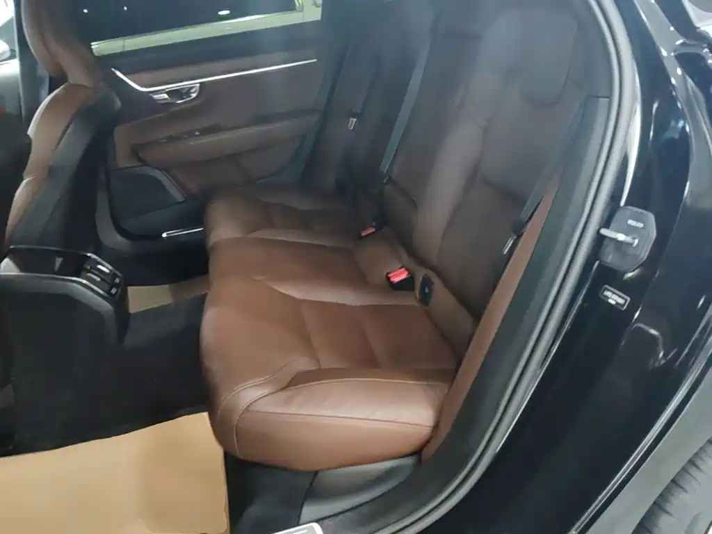 Volvo S90 — миниатюра 17
