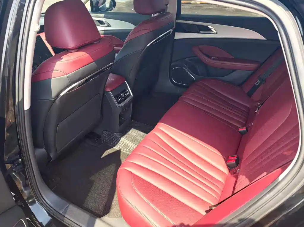 Hongqi Hongqi H5 — миниатюра 9