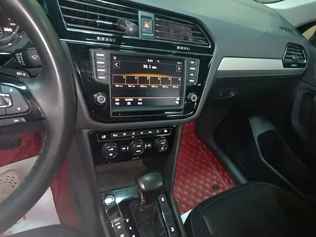 Volkswagen Tiguan L — миниатюра 13