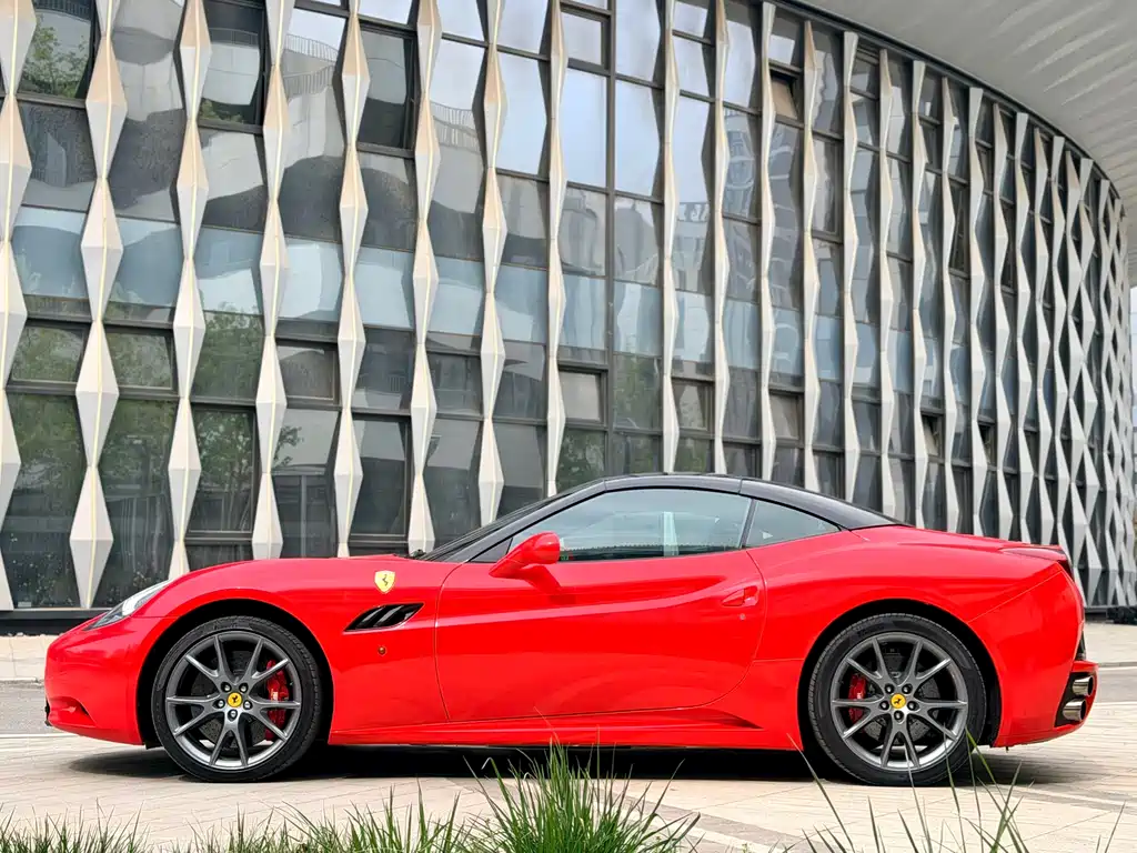 Ferrari California T 2009 4.3L
