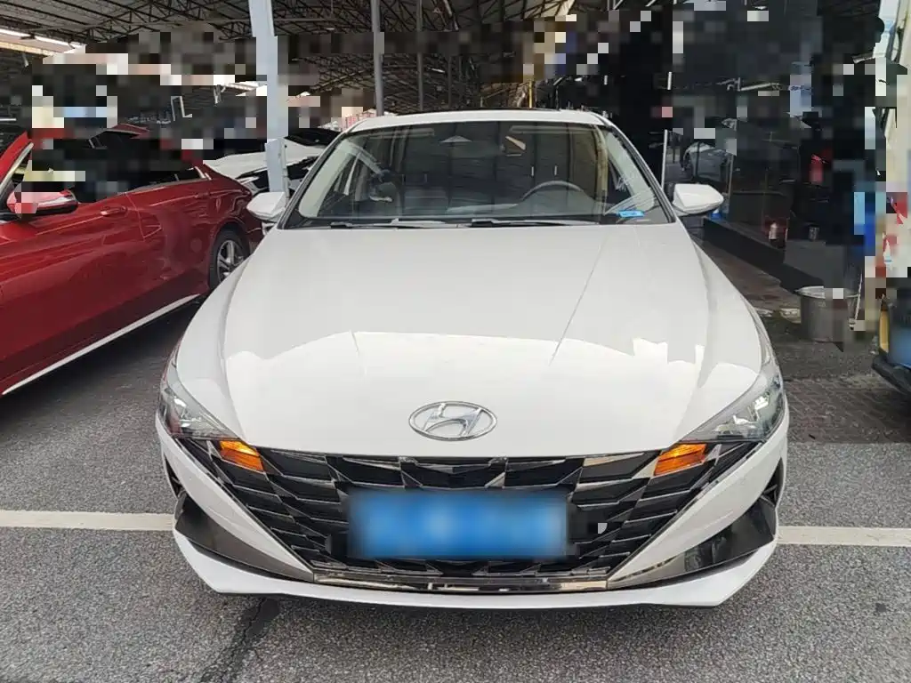 Hyundai Elantra — миниатюра 3