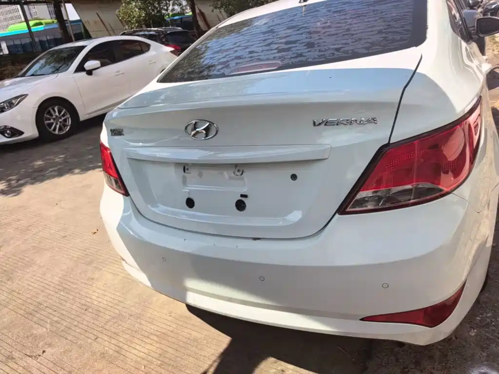 Hyundai Verna — миниатюра 6
