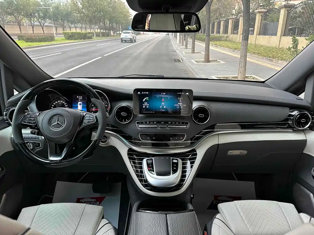 MERCEDES-BENZ V CLASS