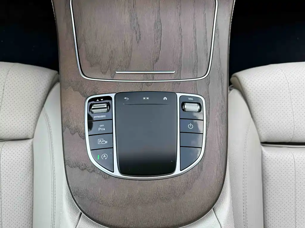 Mercedes-Benz E-Class — миниатюра 15